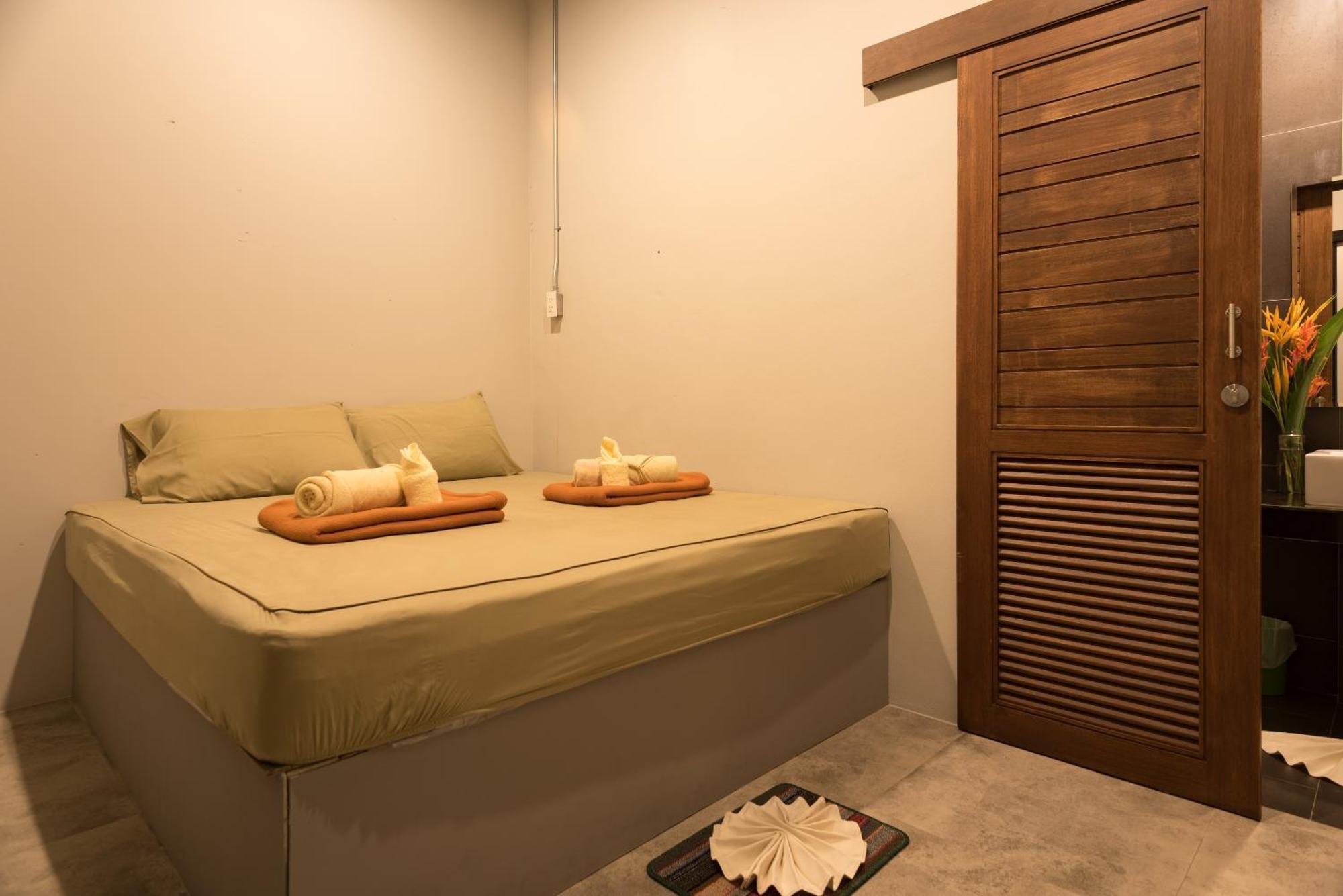 2 Rocks Boutique Hostel Baan Tai Zimmer foto